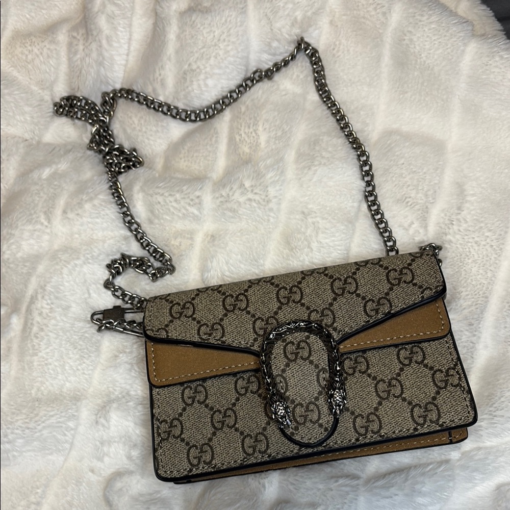 Gucci Dionysus Mini Crossbody Bag - Picture 9 of 16